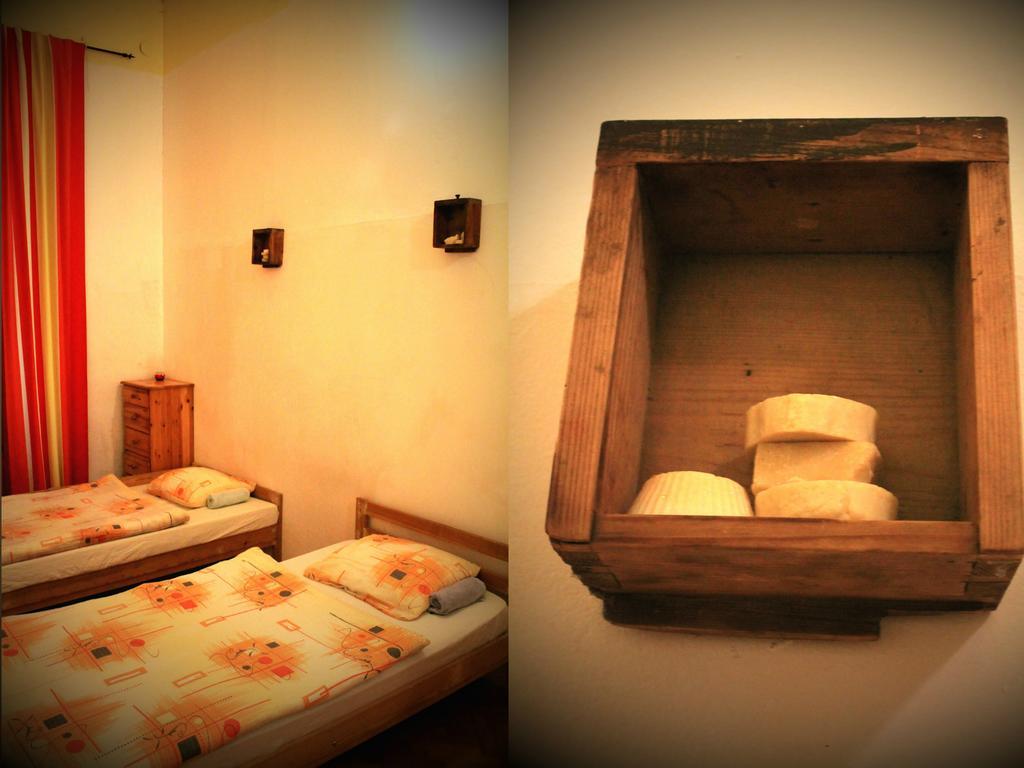 Downtown Hostel Budapest Room photo